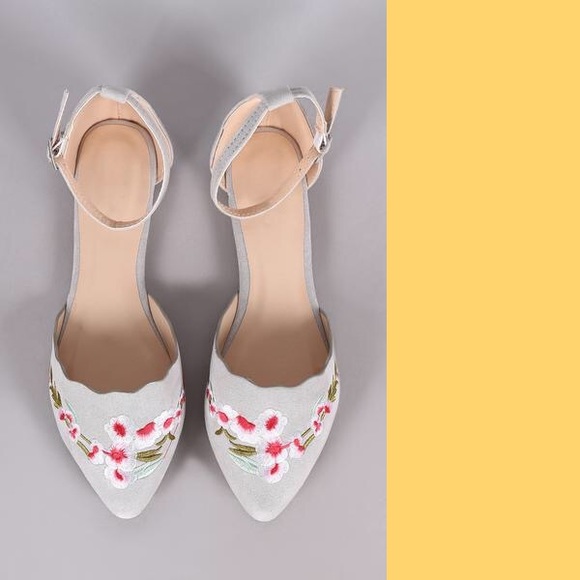 New in box! Gray suede PU floral embroidered flats - Picture 3 of 5